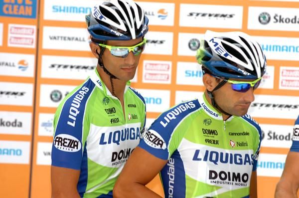 Liquigas-Doimo sprinters Daniele Bennati and Francesco Chicchi sign in.