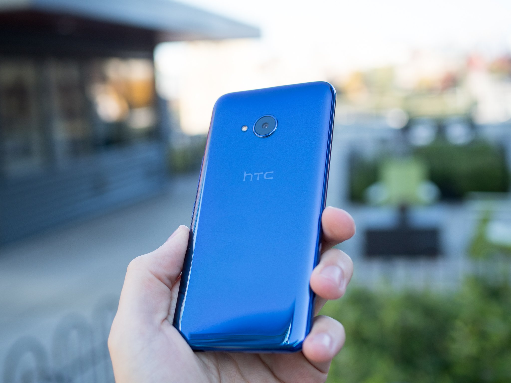 I life 11. HTC u11 Life. HTC u20.