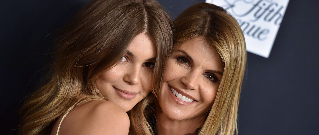 Actress Lori Loughlin and daughter Olivia Jade Giannulli attend Women&#039;s Cancer Research Fund&#039;s An Unforgettable Evening Benefit Gala