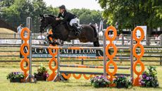 Ben-Hobday-and-Lonely-Van-De-Rikse-Steve-Dawe-Photography-comm1use-1.jpg