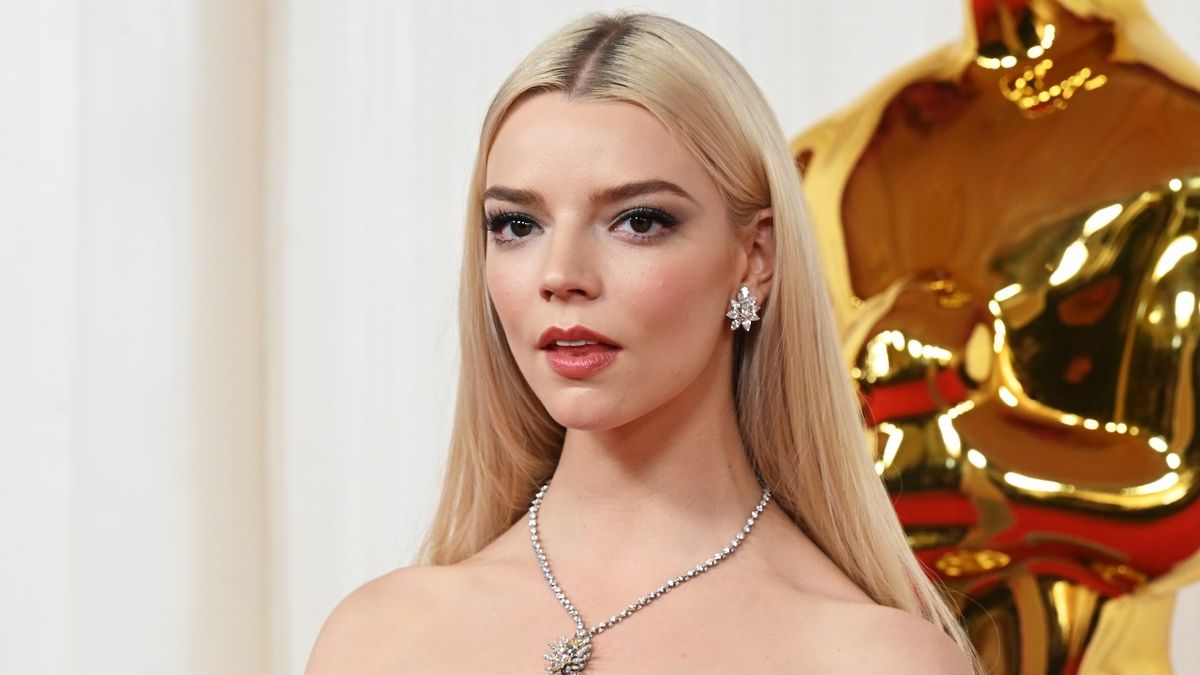 Taking A Moment To Appreciate Anya Taylor-Joy's Experimental Style
