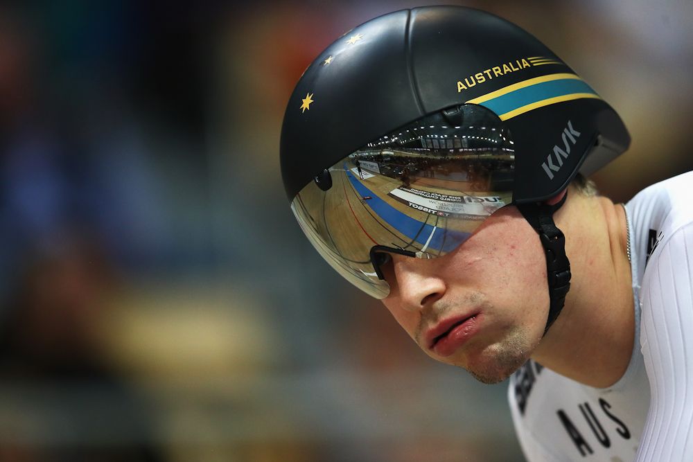 Alexander Porter of Australia competes in the Men's Individual Pursuit Qualifying race on day three of the UCI Track Cycling World Championships