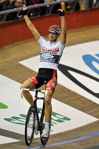 Roger Kluge celebrates a win in the Madison.