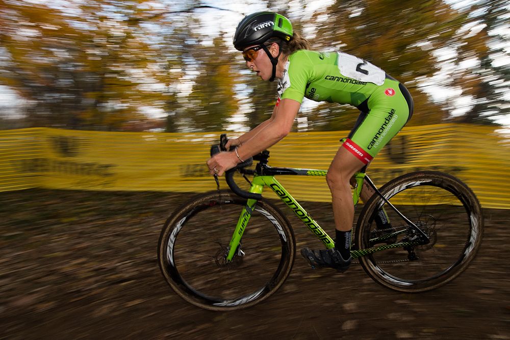 Kaitlin Keough (USA) Cannondale/Cyclocrossworld.com takes a serpentine corner.