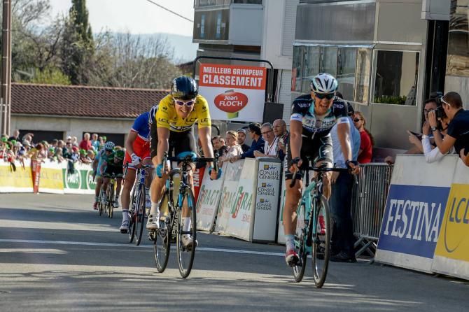 Zdenek Stybar (Omega Pharma-QuickStep) outsprints Paris-Nice leader Geraint Thomas (Sky) for third place at the end of stage six