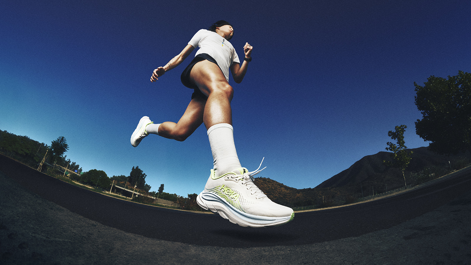 HOKA Clifton 11