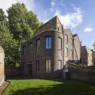 House In Wapping by Chris Dyson Architects