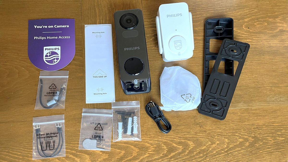 Philips 7000 series video doorbell with accessories from box