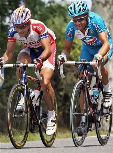 Stephane Auge (Cofidis) leads Walter Beneteau (Bouygues)