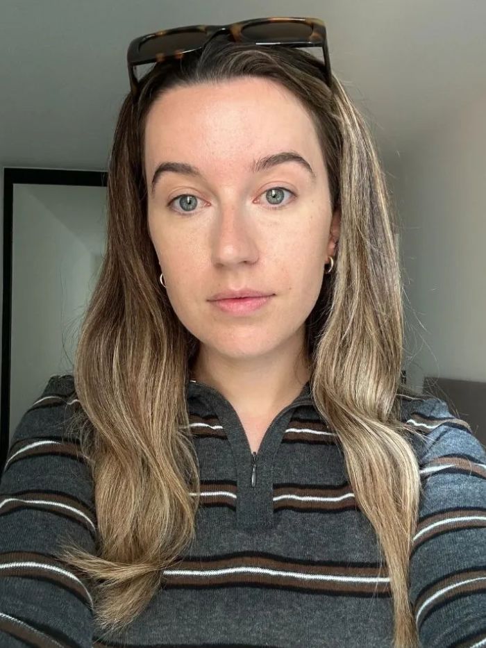 Junior beauty editor Grace Lindsay wearing the Hourglass concealer