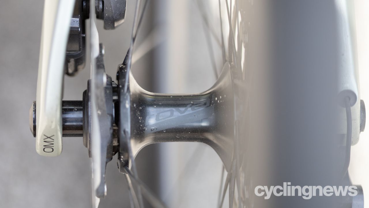 Roval Rapide CLX II detail of rear hub