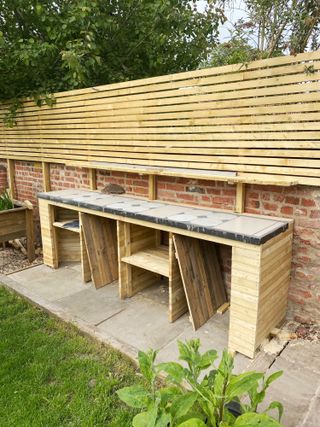 Building of outdoor kitchen