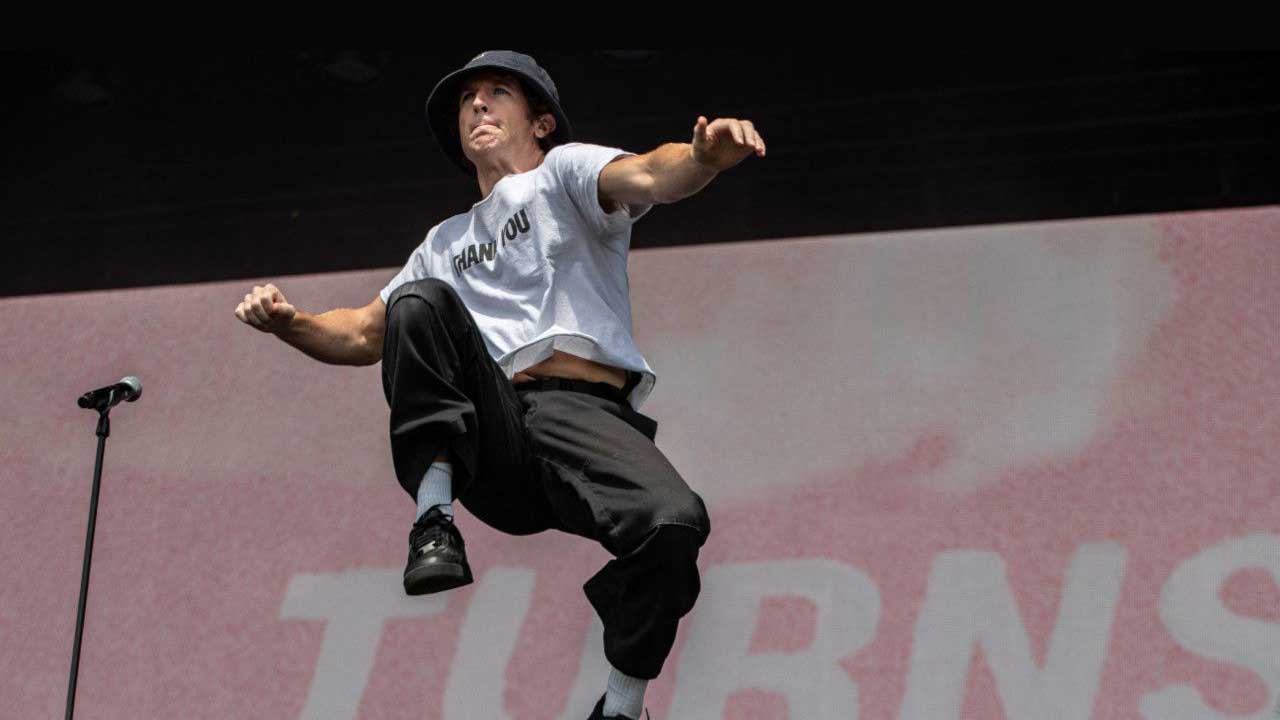 Turnstile onstage 