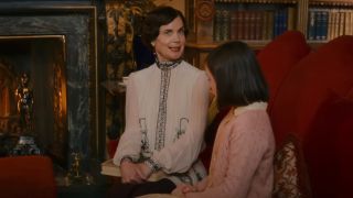 Elizabeth McGovern in Downton Abbey: A New Era