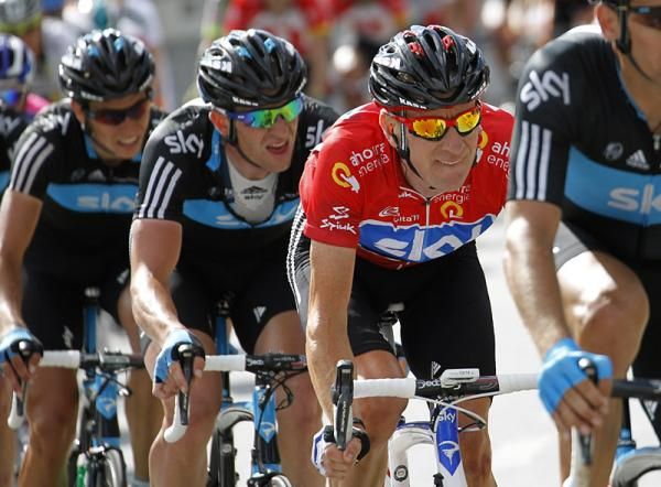 Vuelta leader Bradley Wiggins (Sky) was well-protected by his teammates.