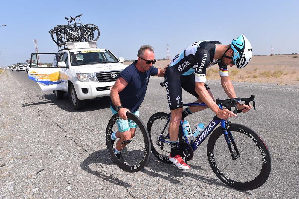 Tom Boonen gets push after a mechanical