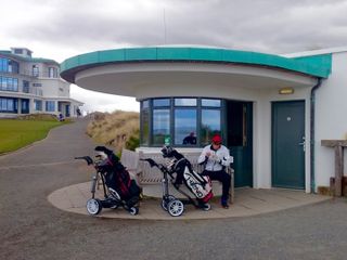 A halfway hut with an elegant and stylish difference at Castle Stuart