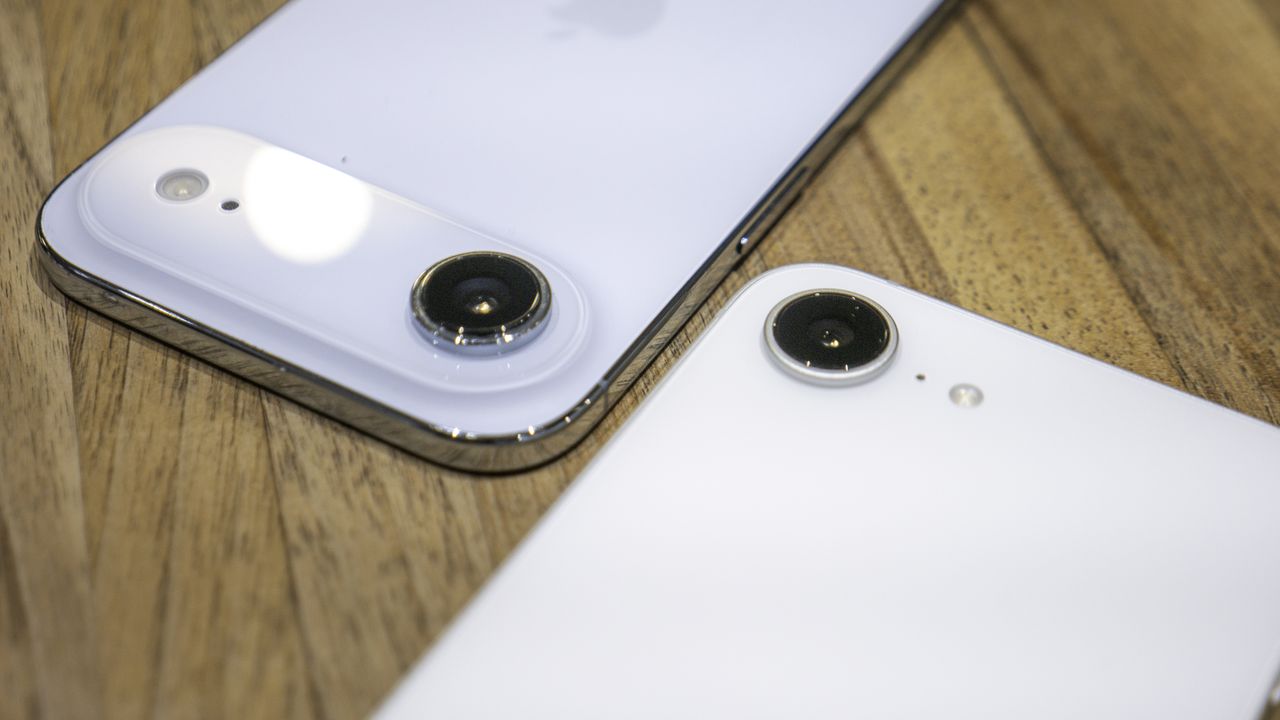 iPhone Air vs iPhone 17e.