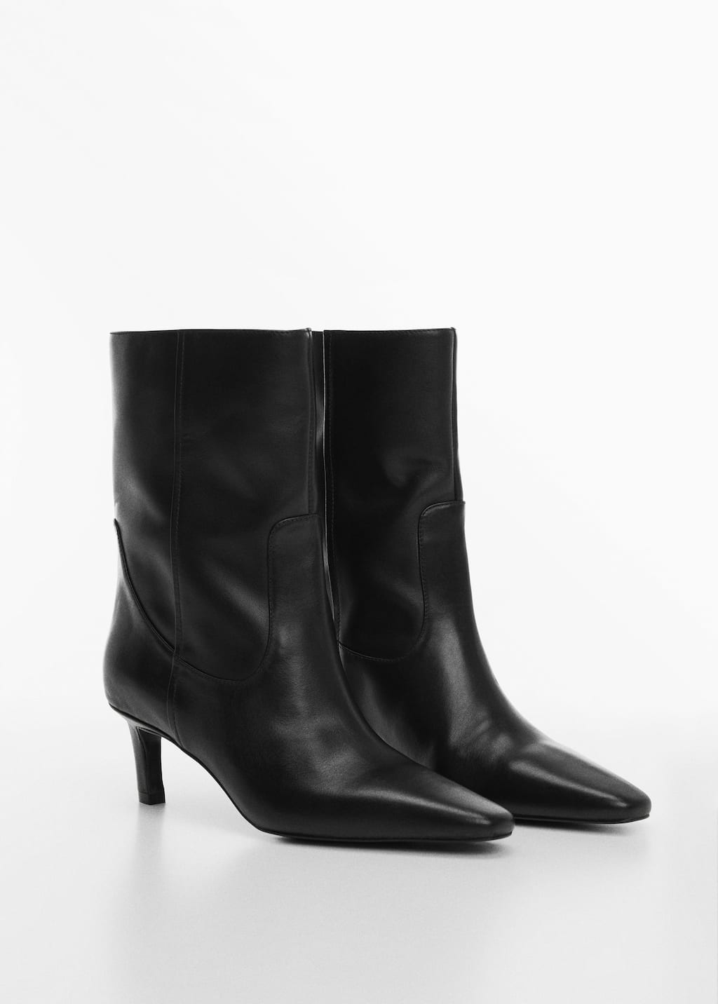Leather Boots With Kitten Heels - Women