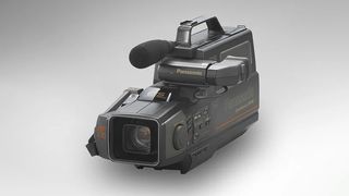Panasonic PV-460 camcorder – the first ever video camera with image stabilization