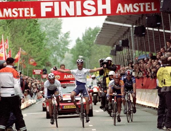 Michele Bartoli wins his first Classic for Fassa Bortolo in the 2002 Amstel Gold Race