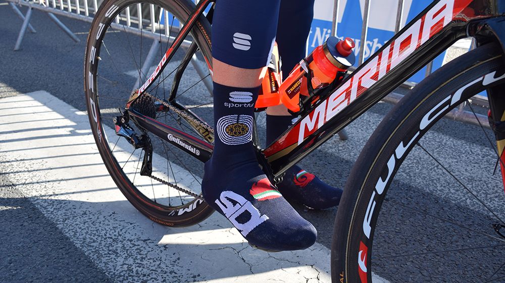 Sponsor correct woollen booties for Bahrain-Merida