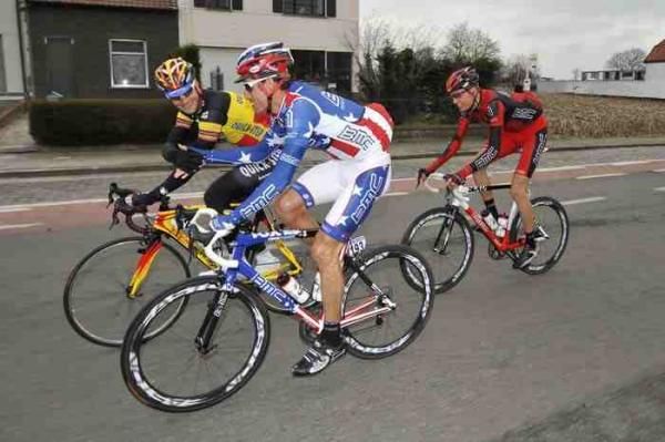 Tom Boonen (Quick Step) and George Hincapie (BMC) shake hands