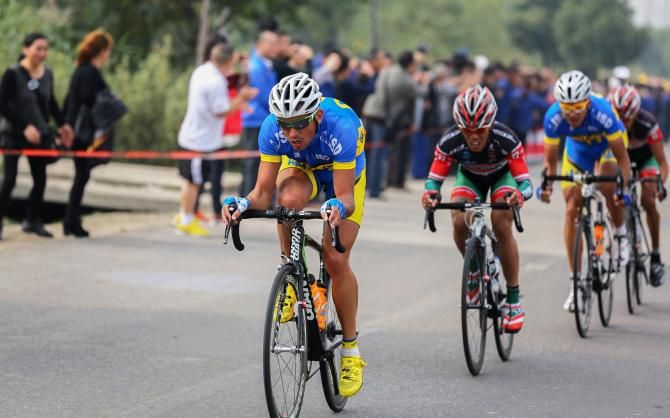 The peloton on stage 5