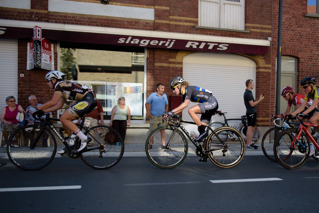 Emma Johansson (Wiggle High5) on the final lap
