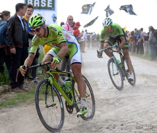 Peter Sagan escapes in the 2014 Paris-Roubaix