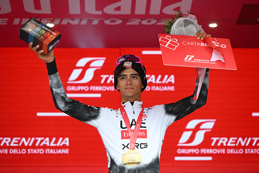 Giro d'Italia stage 17: Isaac del Toro celebrates his win