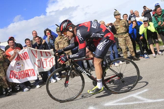 Cadel Evans (BMC) puts everything he has into climbing the Monte Grappa