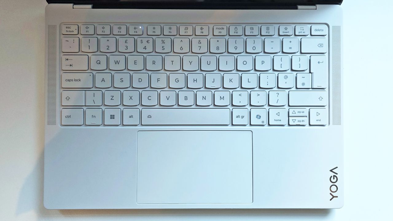 Lenovo Yoga Slim 7i Ultra Aura Edition
