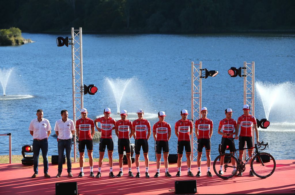 The Lotto-Soudal team on stage