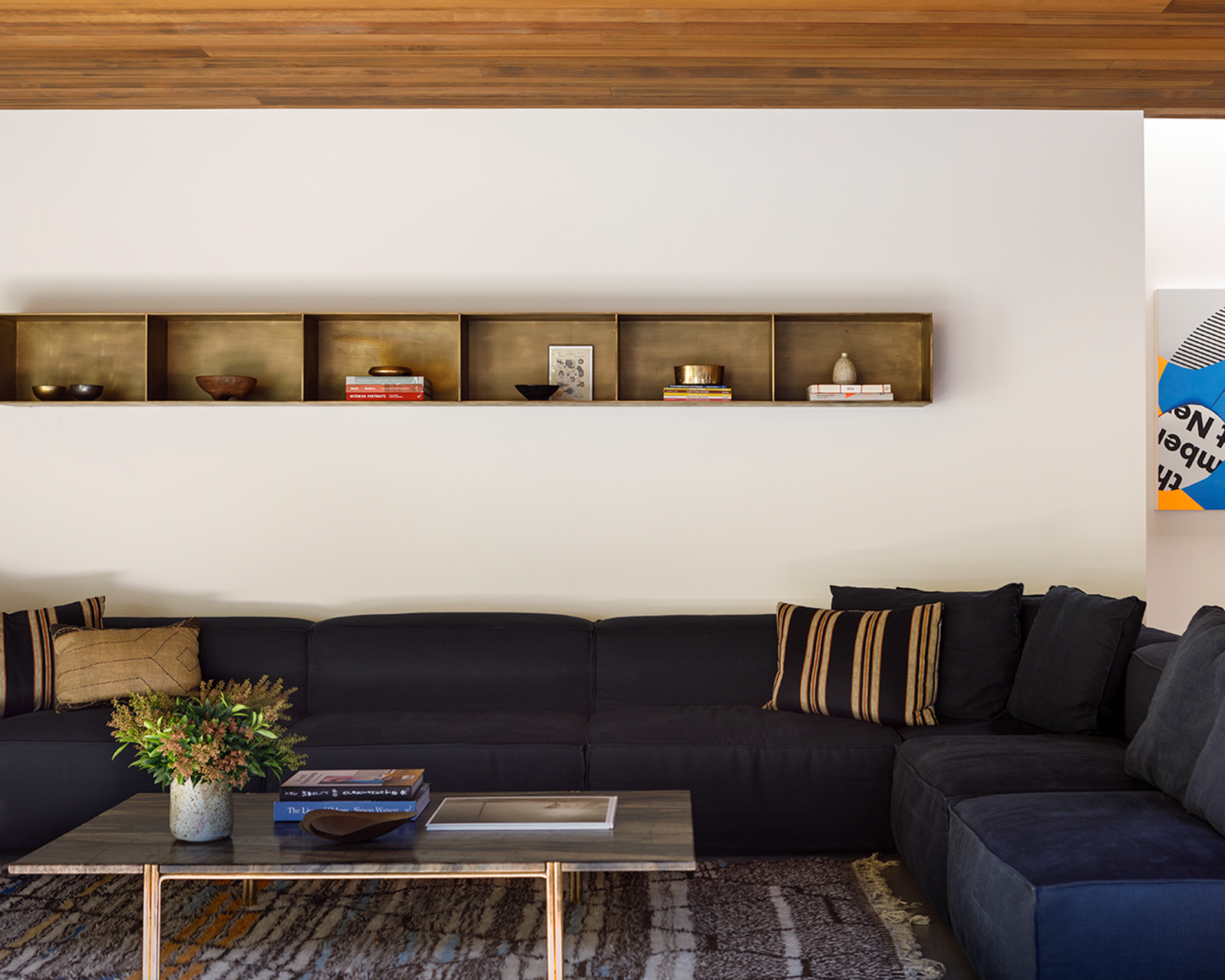 Picture of 4 minimalist living room mistakes that are making your space feel too ...