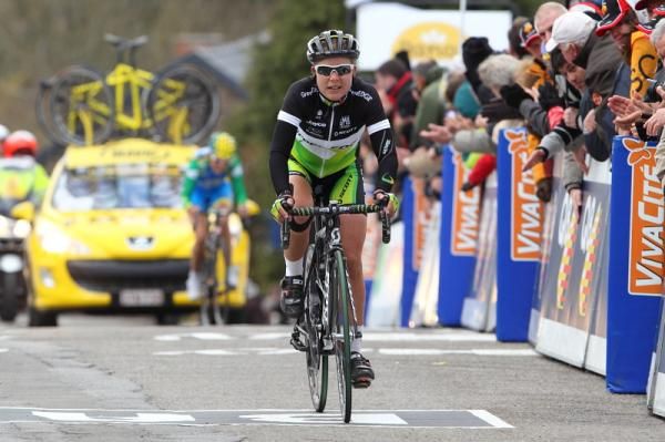 Linda Villumsen (GreenEdge-AIS) made a bold move and managed to stay away for third place