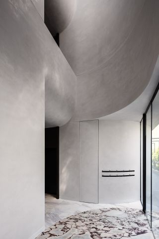 white curved wall