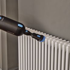 handheld vacuum cleaning radiator