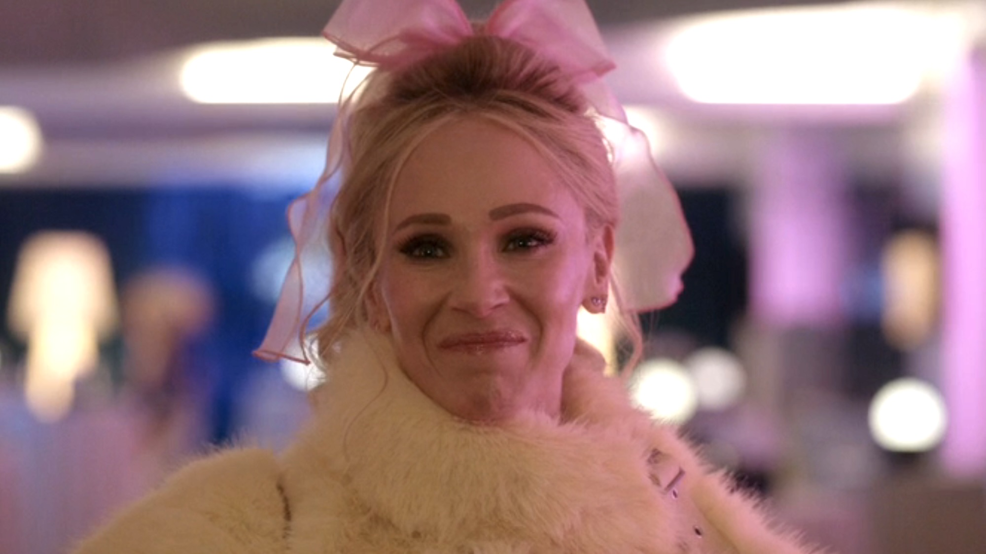 Keeley smiling while making up with Roy.