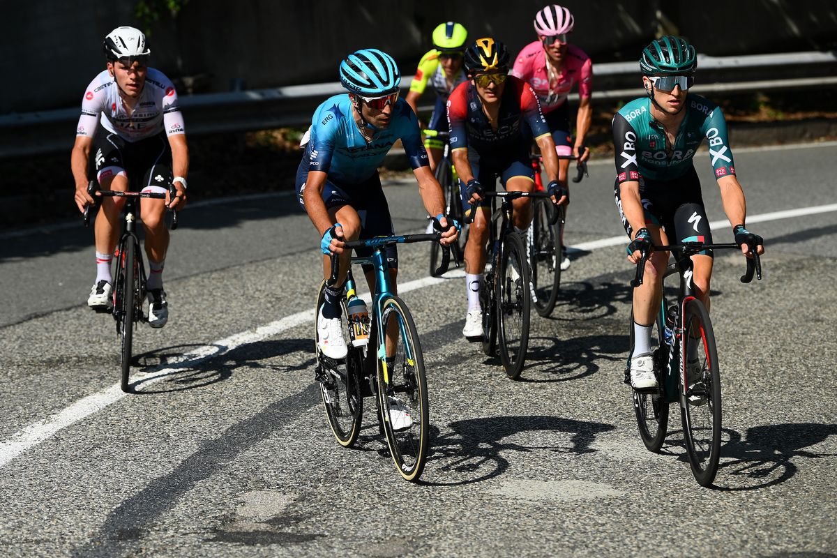 Five tackle the Alps: Quintet separated by 61 seconds heading into Giro ...