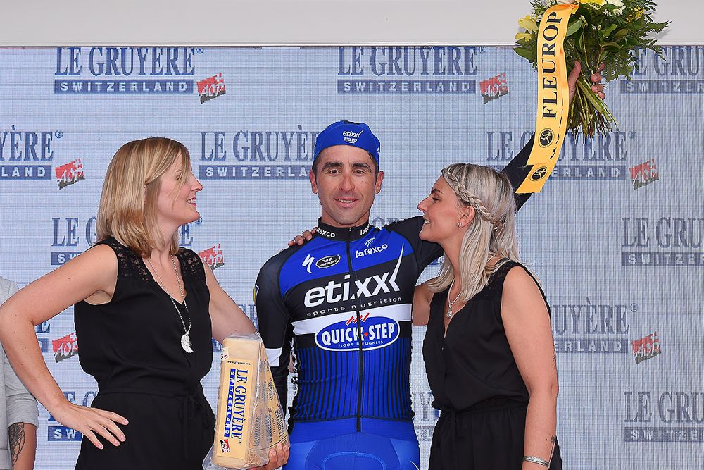 Maximiliano Richeze on the podium after winning stage 4 at the Tour de Suisse