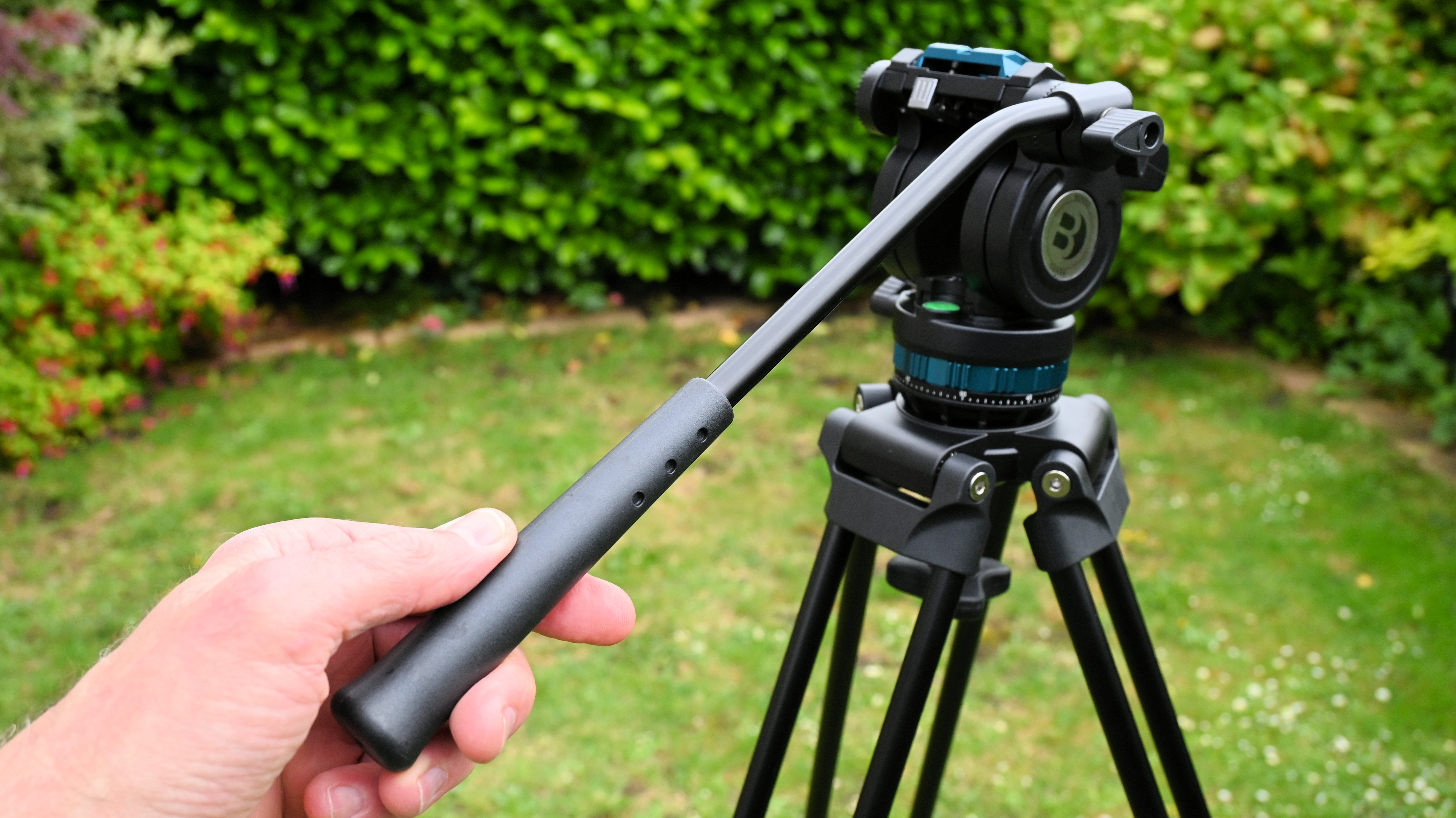 Benro A572LLKH Lightning Lock Aluminum Video Tripod Kit