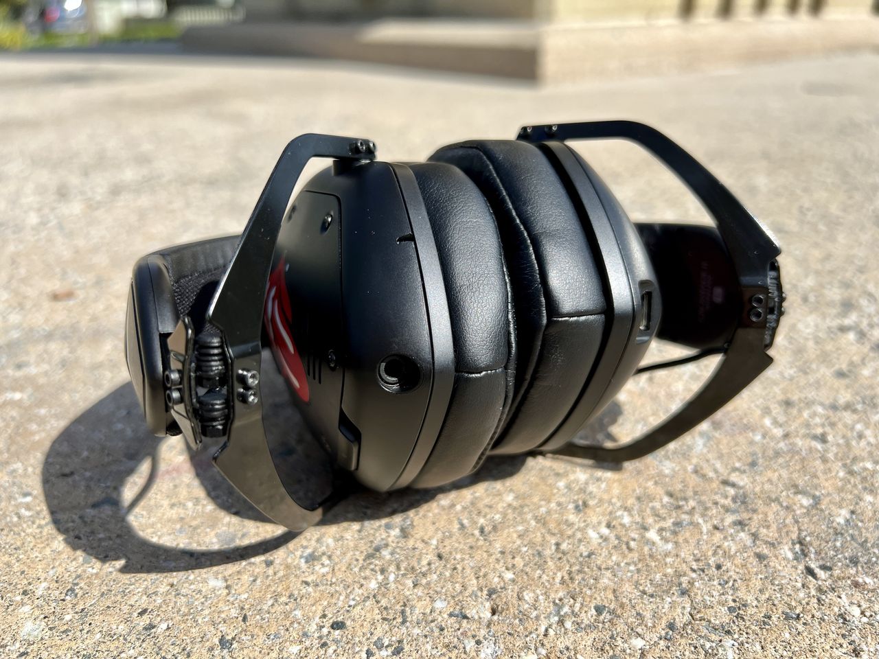 V Moda Crossfade 2 Wireless Rolling Stones Audio Port