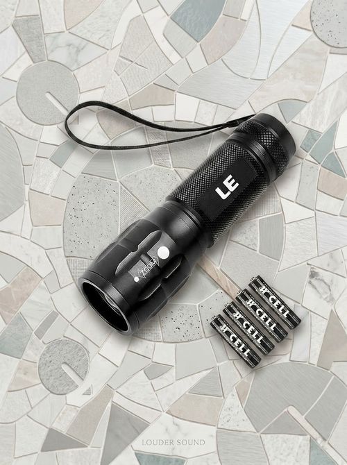  LED Flashlight