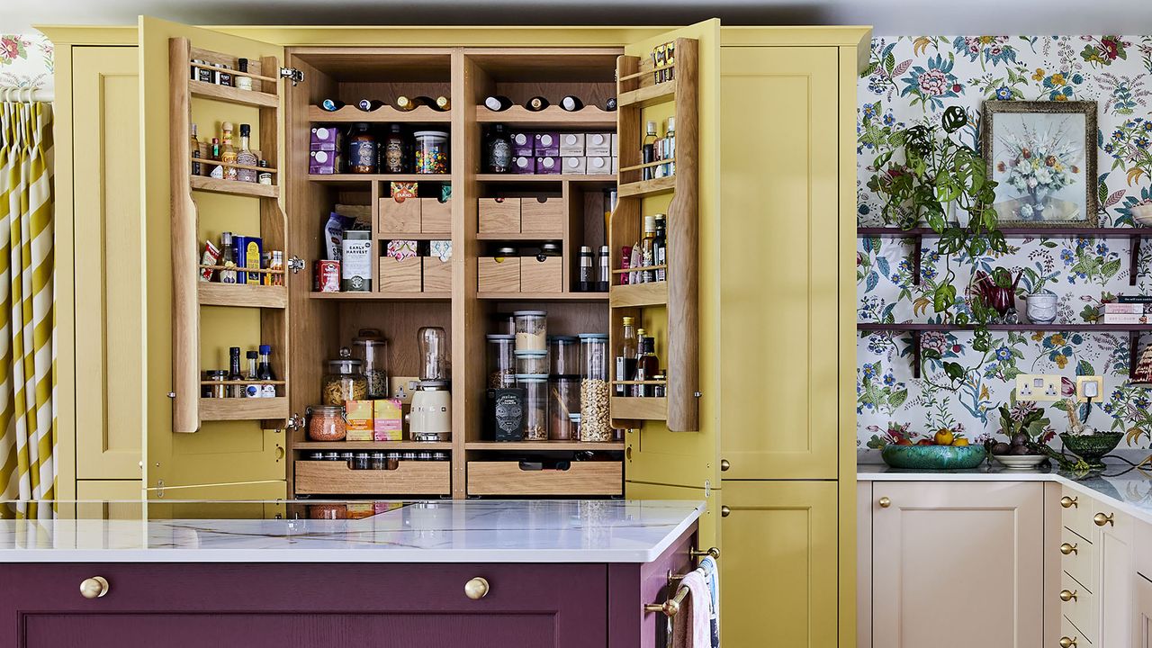 Magnet Sophie Robinson kitchen with open pantry