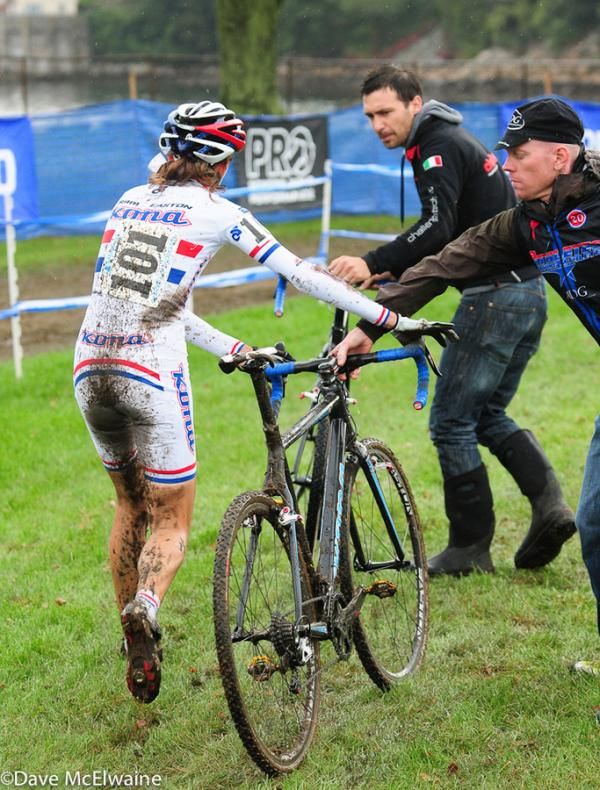 Helen Wyman (Kona) taking a clean machine