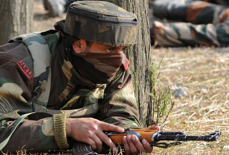 Indian soldier in Kashmir