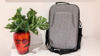 Best Oculus Quest 2 cases: Hijiao Hard Travel Case