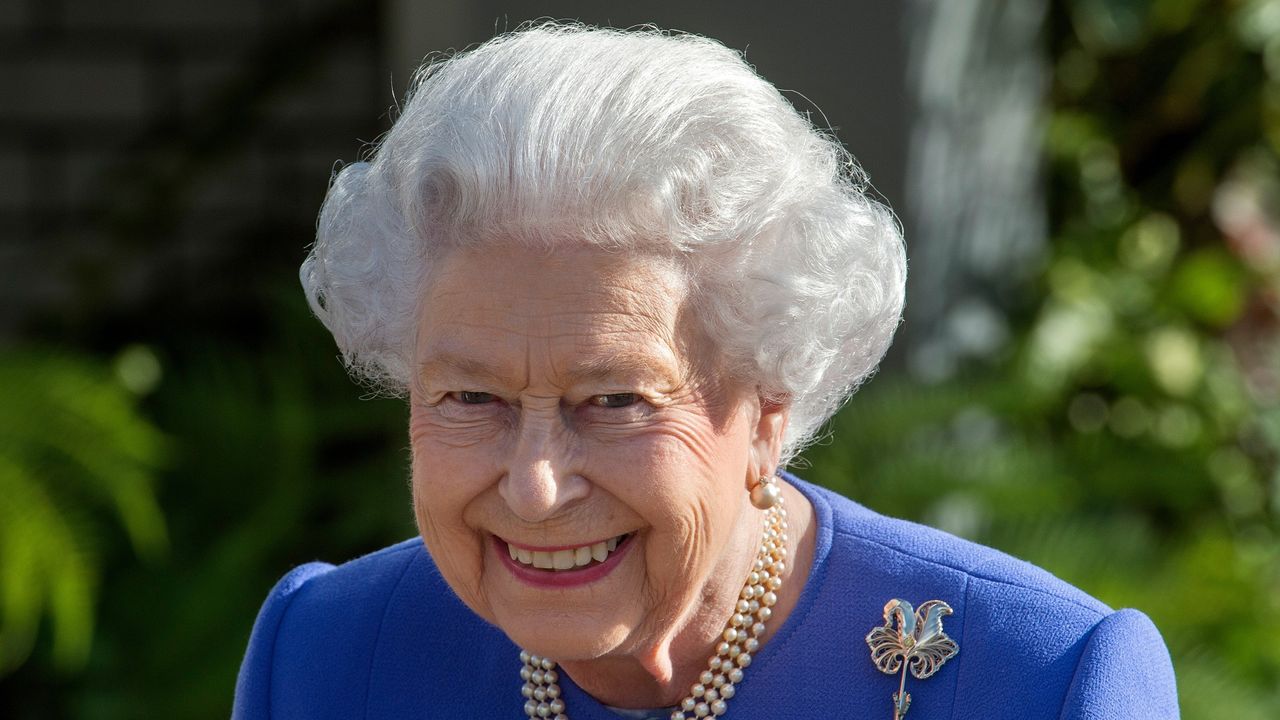 Queen Elizabeth II visits the RHS Chelsea Flower Show press day at Royal Hospital Chelsea on May 22, 2017 in London, England