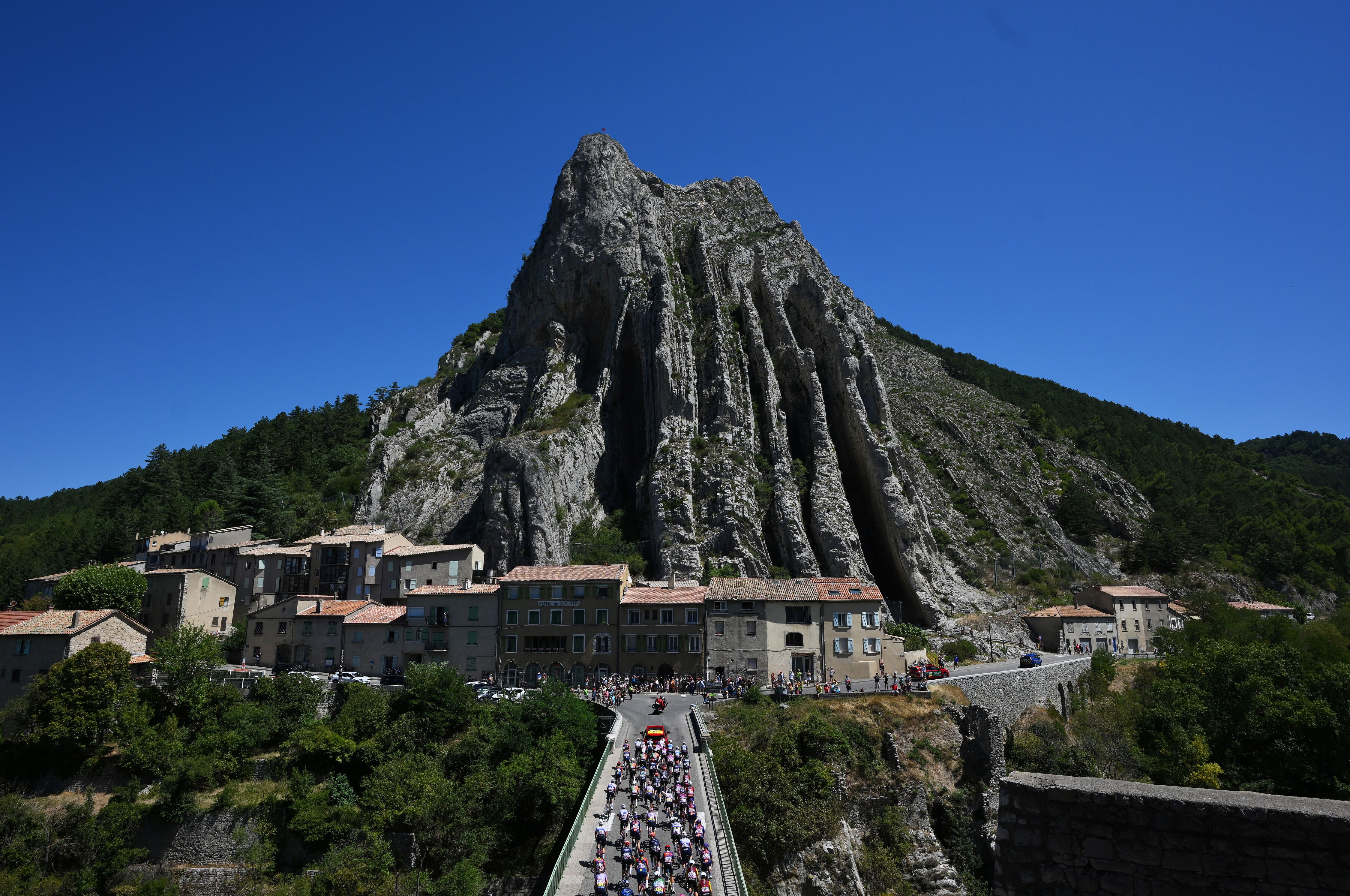 SISTERON, FRANCE - AUGUST 08: A general view of the peloton prior to the 5th Tour de France Femmes 2026, Stage 8 a 171.9km stage from Sisteron to Nice / #UCIWWT / on August 08, 2026 in Sisteron, France. (Photo by Alex Broadway/Getty Images)